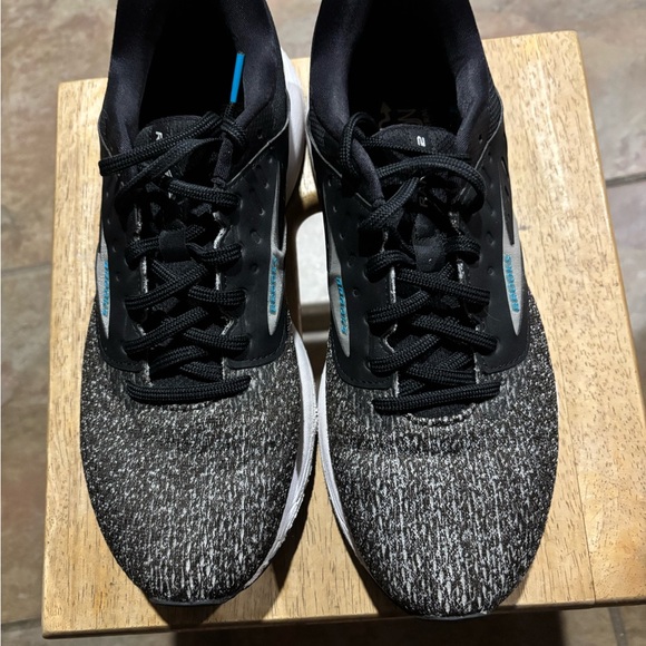 Brooks Range 2 Black and Gray Running Shoes